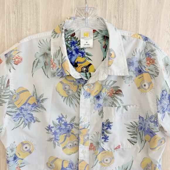 Despicable Me MINIONS Shirt Mens Medium Button Shirt Hawaiian Dave Stuart Beach - Picture 8 of 12